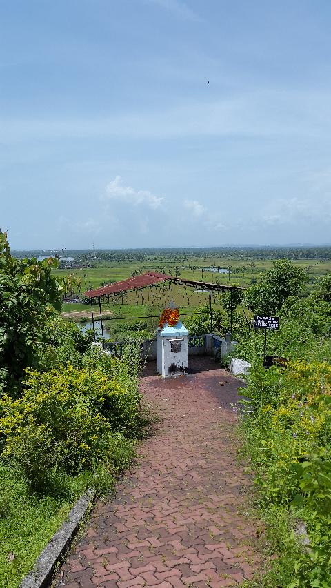 Holy Cross Chapel Baradi - Download Goa Photos