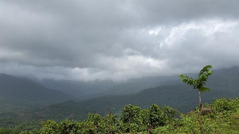 Mangeli Waterfall Treking - Download Goa Photos