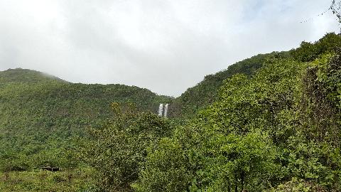 Mangeli Waterfall Treking - Download Goa Photos