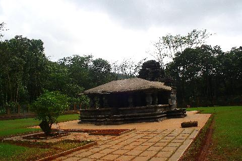 Mahadev Temple Tambdi Surla - Download Goa Photos