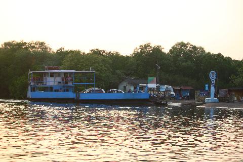 Boat Cruise in Goa - Download Goa Photos