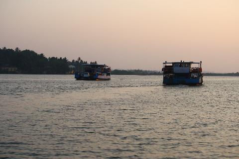 Boat Cruise in Goa - Download Goa Photos