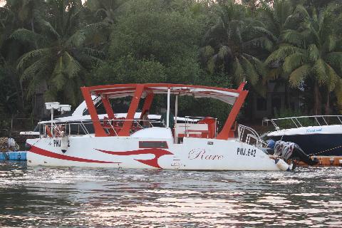 Boat Cruise in Goa - Download Goa Photos