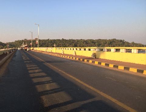  Old Mandovi Bridge- Download Goa Photos