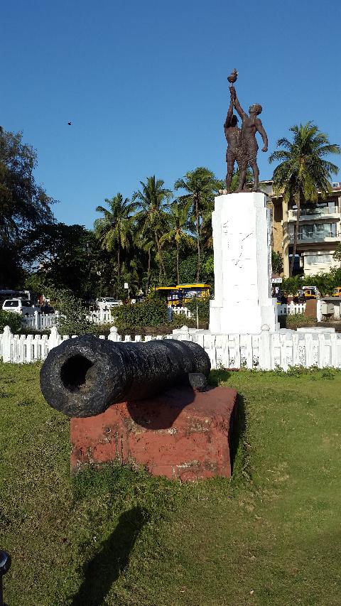 Miramar Beach - Download Goa Photos