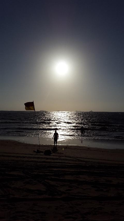Miramar Beach - Download Goa Photos