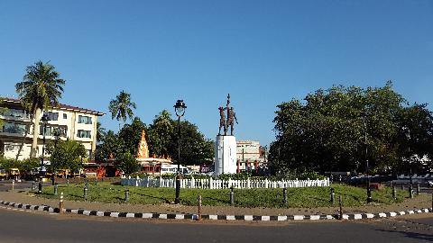 Miramar Beach - Download Goa Photos